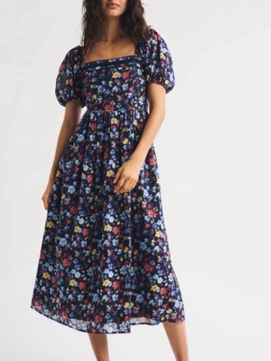 Abercrombie & Fitch Dresses & Skirts - Abercrombie & Fitch Navy Floral Midi Dress with Puff Sleeves